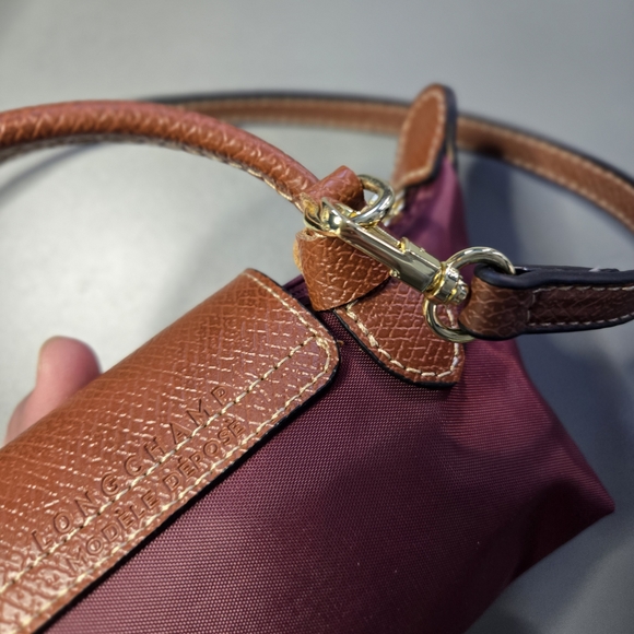 Elegant Burgundy Crossbody Bag - Picture 9 of 15